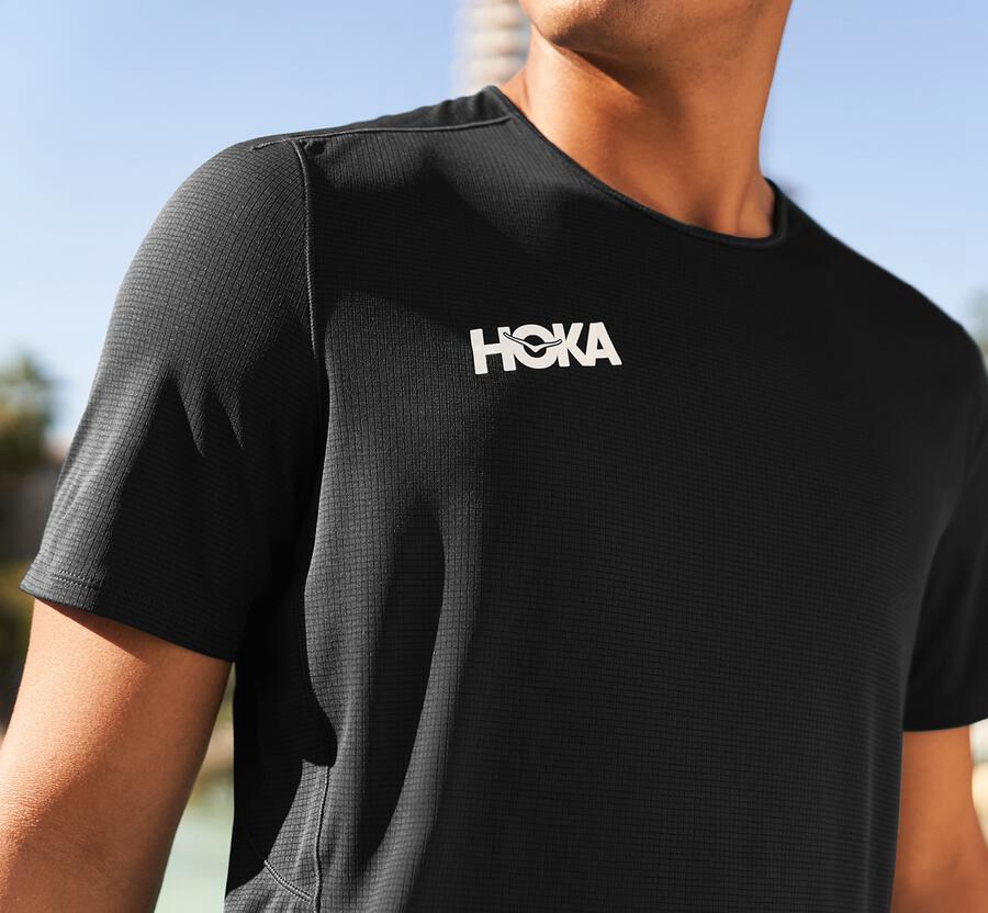 Top Hoka One One Hombre Negros - Performance Short Sleeve - DWUO83609